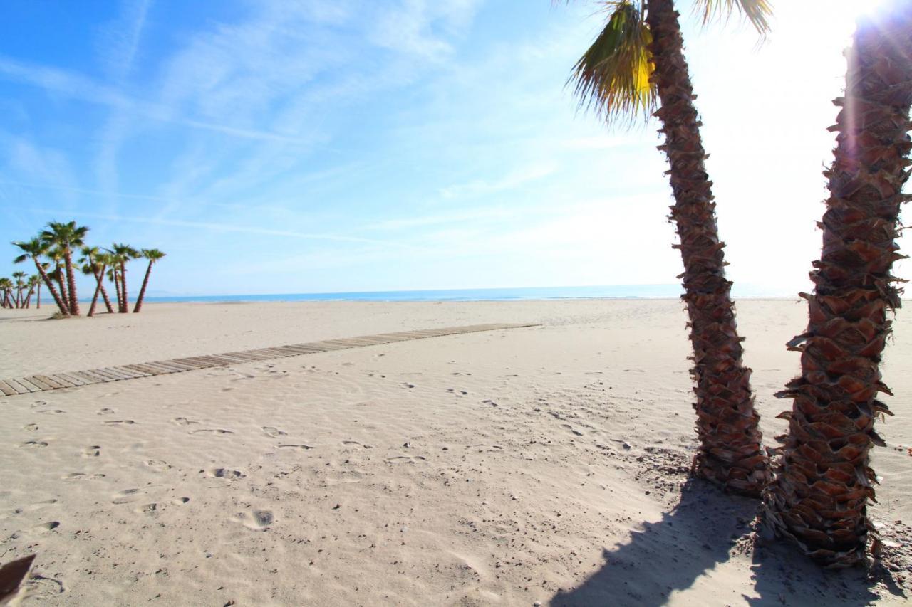 Global Properties, Apartamento Con Terraza Y Piscina A Un Paso De La Playa カネット・デ・ベレンゲル エクステリア 写真
